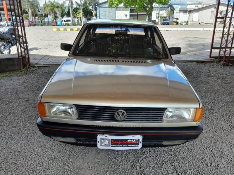 VOLKSWAGEN - VOYAGE - 1988/1988 - Prata - R$ 16.000,00