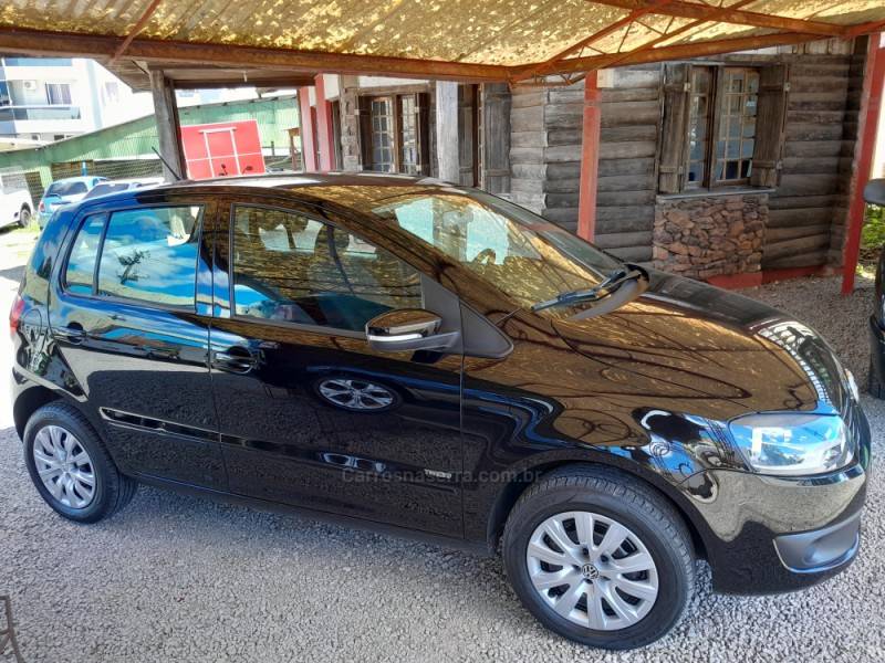 VOLKSWAGEN - FOX - 2011/2012 - Prata - R$ 38.500,00