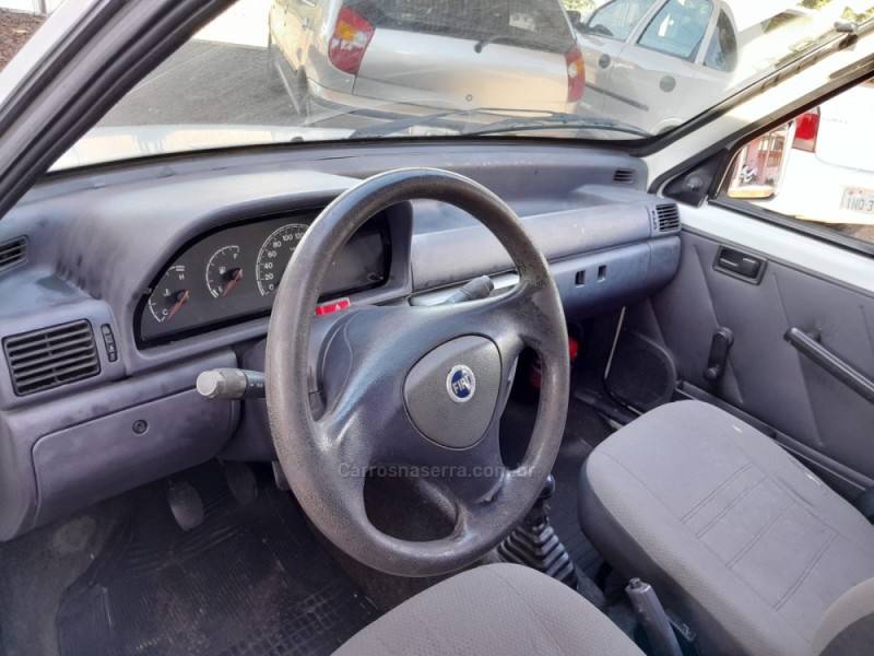 FIAT - FIORINO - 2004/2004 - Branca - R$ 25.000,00