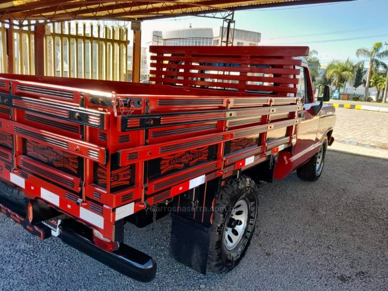 FORD - F-100 - 1975/1975 - Vermelha - R$ 80.000,00