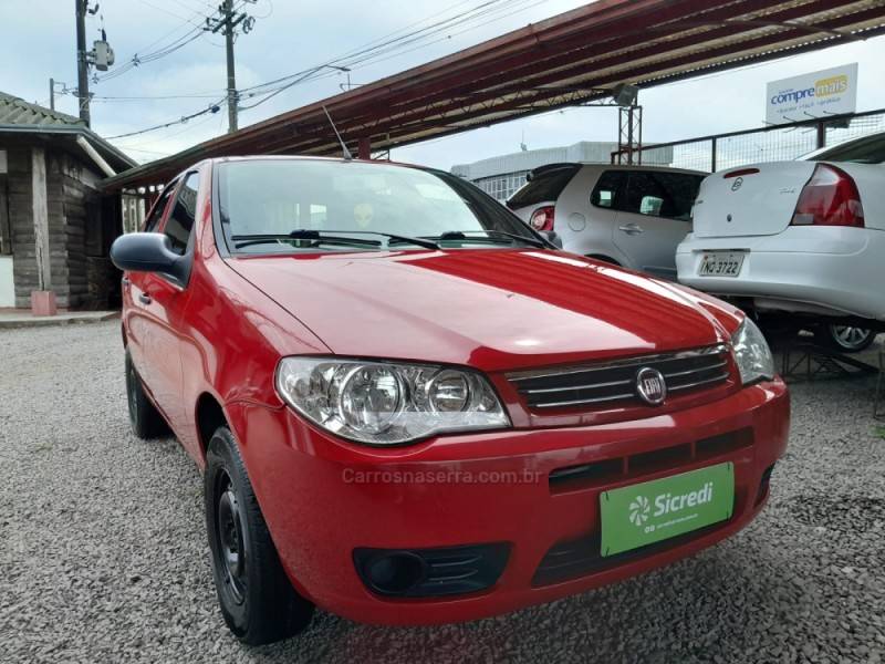 FIAT - PALIO - 2015/2015 - Vermelha - R$ 35.000,00