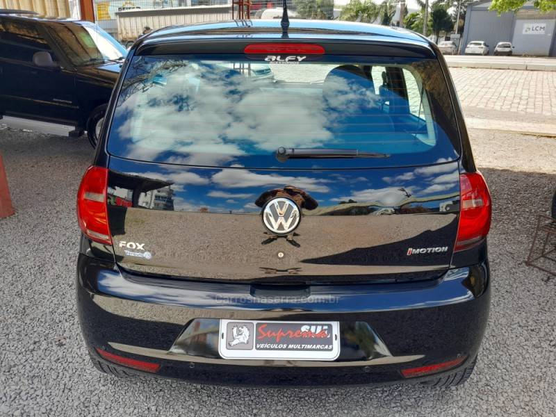 VOLKSWAGEN - FOX - 2011/2012 - Prata - R$ 38.500,00