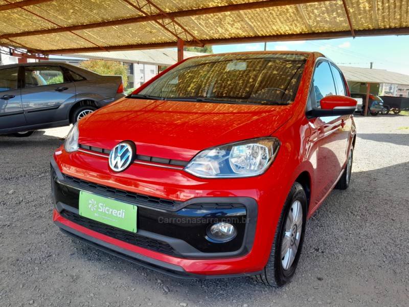 VOLKSWAGEN - UP - 2017/2018 - Vermelha - R$ 59.500,00