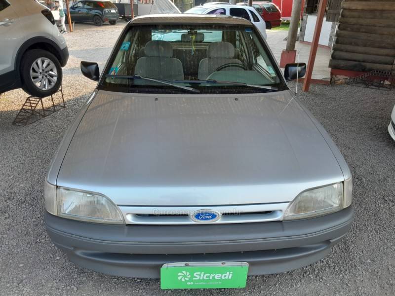 FORD - ESCORT - 1995/1995 - Prata - R$ 15.000,00