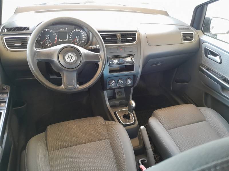 VOLKSWAGEN - FOX - 2011/2012 - Prata - R$ 38.500,00