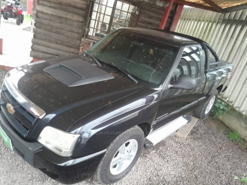 CHEVROLET - S10 - 2010/2011 - Preta - R$ 61.000,00