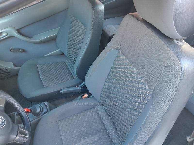VOLKSWAGEN - GOL - 1995/1996 - Prata - R$ 12.000,00