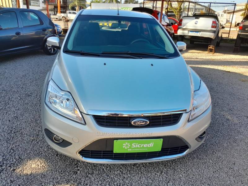 FORD - FOCUS - 2009/2009 - Prata - R$ 36.000,00