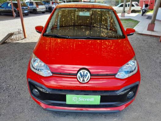 VOLKSWAGEN - UP - 2017/2018 - Vermelha - R$ 59.500,00