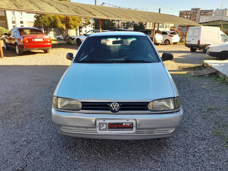 VOLKSWAGEN - GOL - 1995/1996 - Prata - R$ 12.000,00