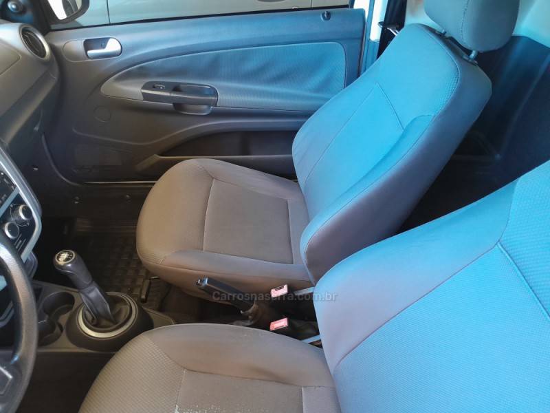 VOLKSWAGEN - SAVEIRO - 2010/2011 - Branca - R$ 39.900,00