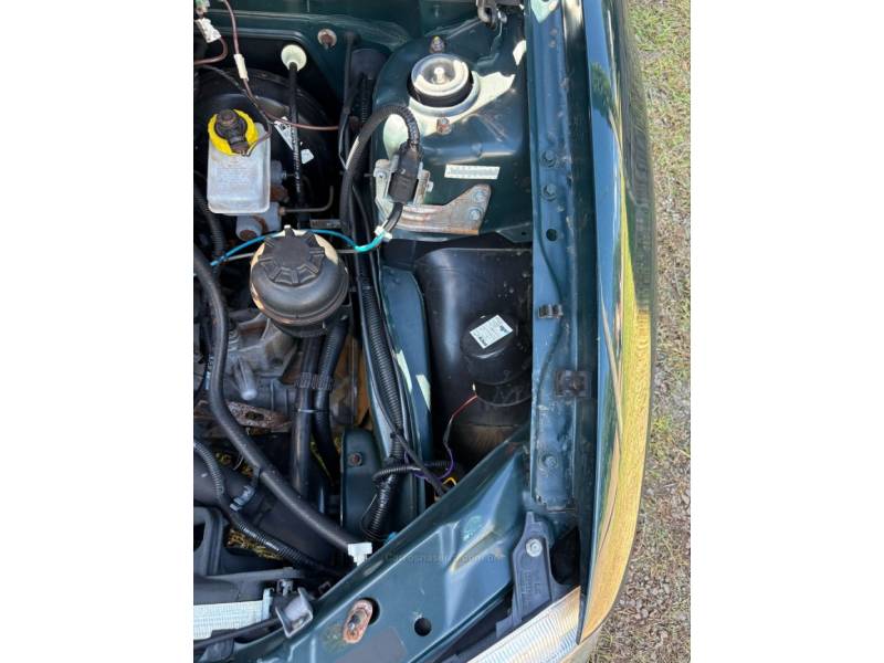 CHEVROLET - CORSA - 2001/2001 - Verde - R$ 15.000,00